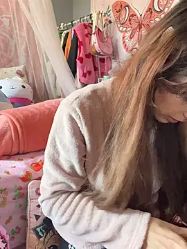 LaPetitechienne1 online show from 03-18-25, 12:17