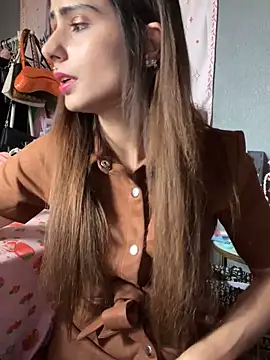 LaPetitechienne1 online show from 10-17-25, 12:18