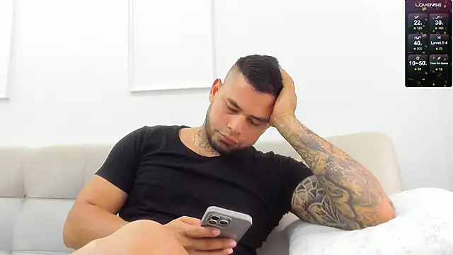 Snapshot of christiansex01 chatting on 09-11-25, 09:04 christiansex01 online show from 09-11-25, 09:04