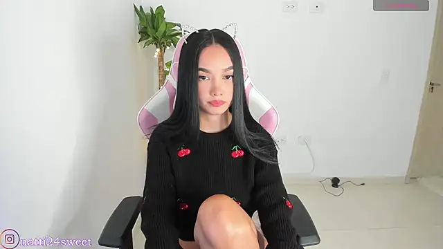 sharlotte 23 online show from 04-14-26, 02:05