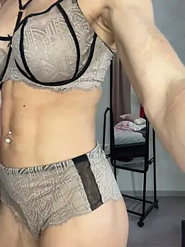 Snapshot of Milf_Tea chatting on 02-26-25, 04:19 Milf Tea online show from 02-26-25, 04:19