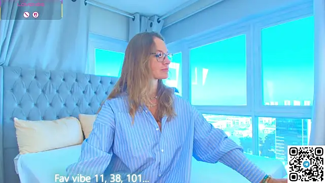 Snapshot of Milf_Tea chatting on 05-06-26, 11:25 Milf Tea online show from 05-06-26, 11:25