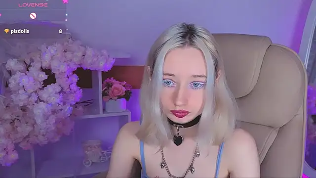 Katia Kim online show from 12-21-25, 06:26