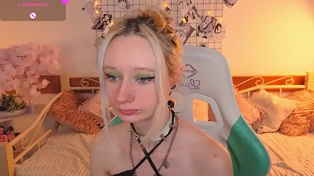 Katia Kim online show from 02-18-26, 06:33