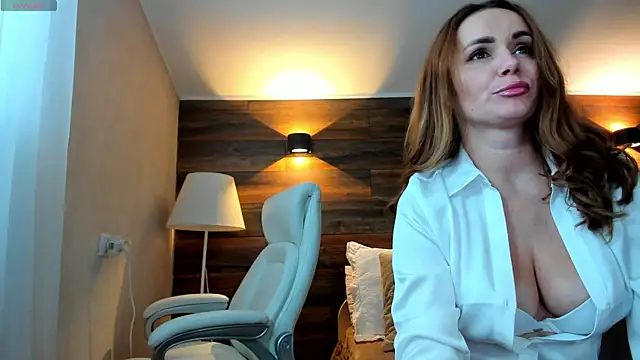 Snapshot of Your_Wet_Desire chatting on 02-28-25, 06:32 Your Wet Desire online show from 02-28-25, 06:32