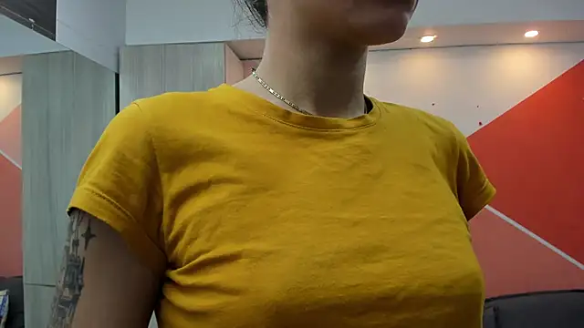 Snapshot of Mhelanny2 chatting on 10-01-25, 07:51 Mhelanny2 online show from 10-01-25, 07:51