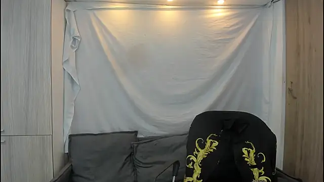 Mhelanny2 online show from 11-30-25, 06:03