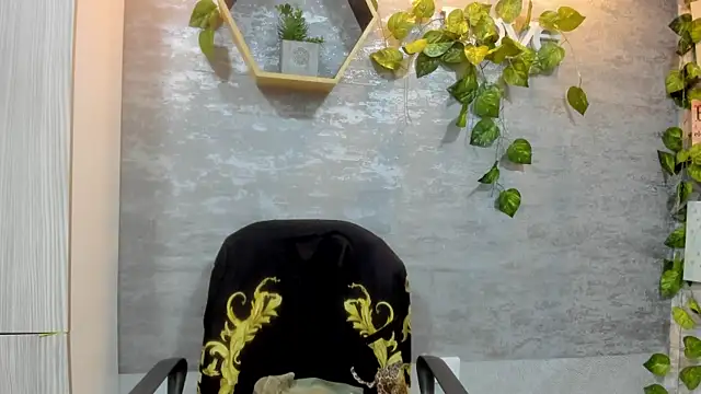 Snapshot of Mhelanny2 chatting on 05-07-26, 08:12 Mhelanny2 online show from 05-07-26, 08:12