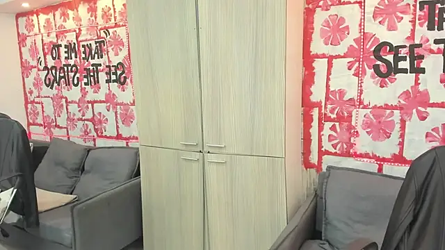 Snapshot of Mhelanny2 chatting on 02-28-25, 03:48 Mhelanny2 online show from 02-28-25, 03:48