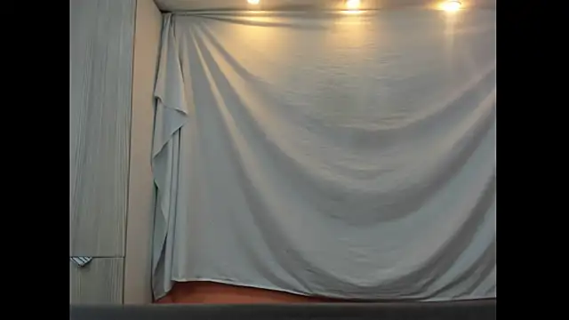 Mhelanny2 online show from 01-10-26, 04:46