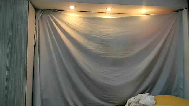 Mhelanny2 online show from 03-18-26, 05:03