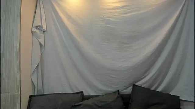 Mhelanny2 online show from 12-14-25, 12:55