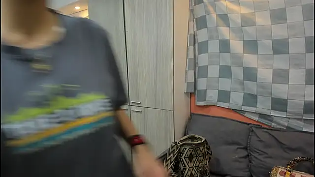 Mhelanny2 online show from 11-17-25, 06:23