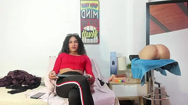 StefanyMiler online show from 12-04-25, 06:29