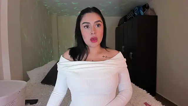 Snapshot of rosalie_lust chatting on 03-01-25, 03:43 rosalie lust online show from 03-01-25, 03:43