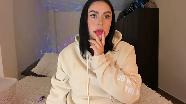 Snapshot of rosalie_lust chatting on 02-28-25, 03:15 rosalie lust online show from 02-28-25, 03:15