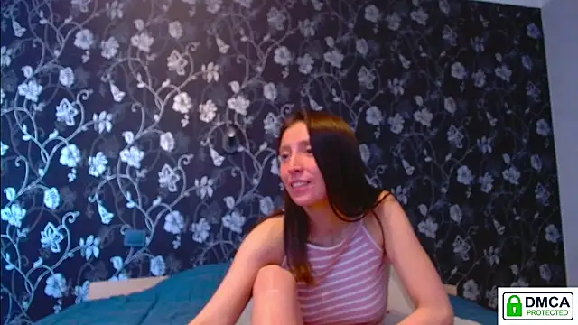 Snapshot of Sophi_Cute chatting on 04-20-26, 11:35 Sophi Cute online show from 04-20-26, 11:35