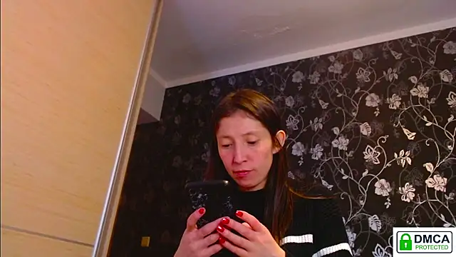 Snapshot of Sophi_Cute chatting on 01-18-26, 01:47 Sophi Cute online show from 01-18-26, 01:47