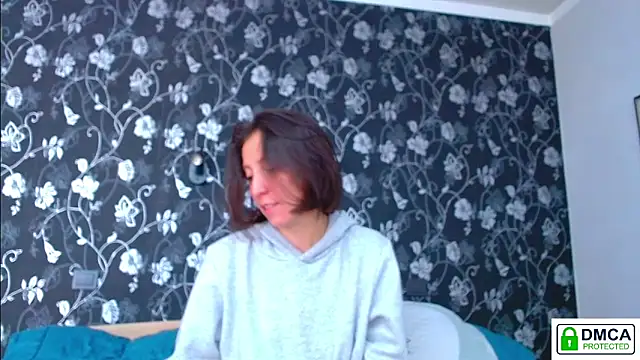 Snapshot of Sophi_Cute chatting on 05-14-26, 12:57 Sophi Cute online show from 05-14-26, 12:57