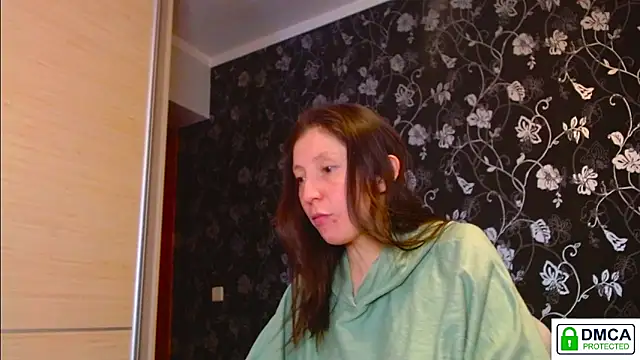 Snapshot of Sophi_Cute chatting on 02-06-26, 02:02 Sophi Cute online show from 02-06-26, 02:02