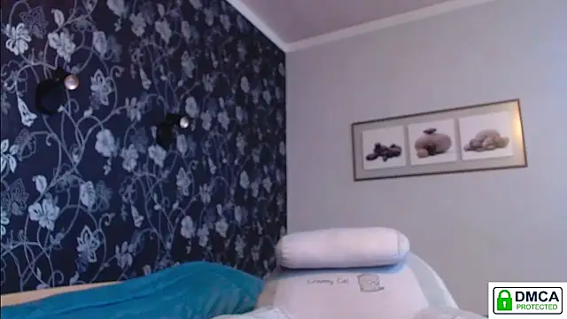 Snapshot of Sophi_Cute chatting on 05-02-26, 12:21 Sophi Cute online show from 05-02-26, 12:21