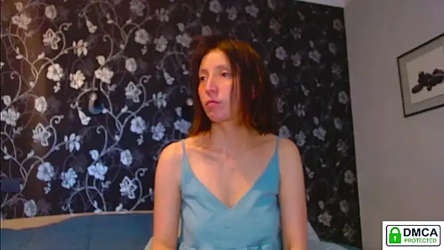 Snapshot of Sophi_Cute chatting on 06-20-26, 08:08 Sophi Cute online show from 06-20-26, 08:08