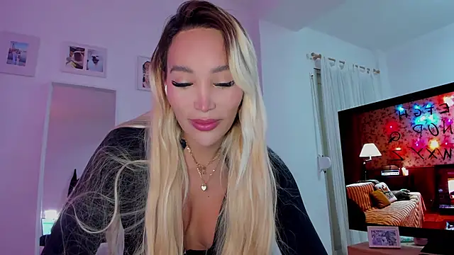  viioletweekend  online show from 12-16-25, 08:46