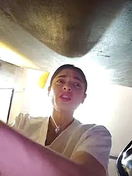 Snapshot of Sam_Sara chatting on 04-16-26, 03:57 Sam Sara online show from 04-16-26, 03:57