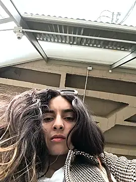 Snapshot of Sam_Sara chatting on 02-05-26, 04:25 Sam Sara online show from 02-05-26, 04:25