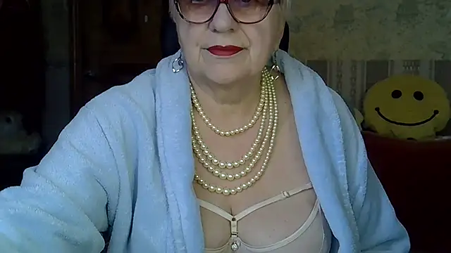 Snapshot of SweetCherry27 chatting on 04-08-26, 04:47 SweetCherry27 online show from 04-08-26, 04:47