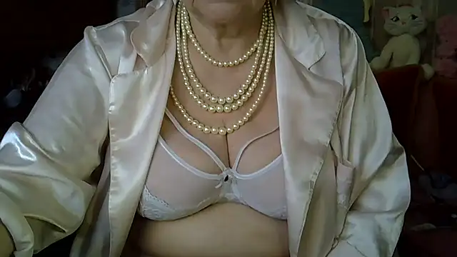 Snapshot of SweetCherry27 chatting on 03-16-26, 05:44 SweetCherry27 online show from 03-16-26, 05:44