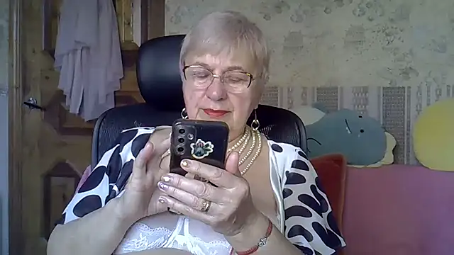 Snapshot of SweetCherry27 chatting on 03-27-26, 05:05 SweetCherry27 online show from 03-27-26, 05:05