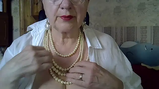 SweetCherry27 online show from 05-18-26, 04:12