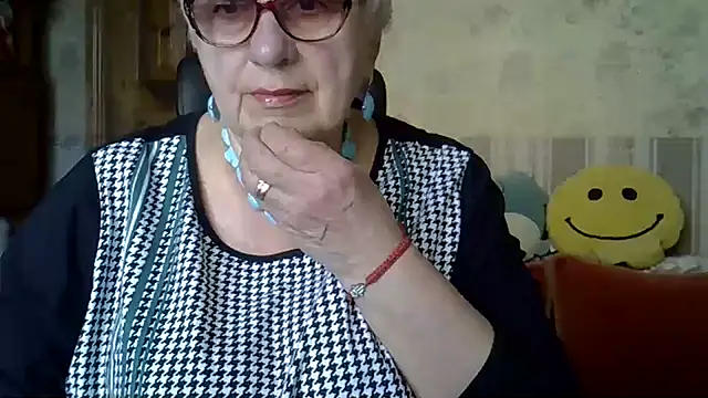 Snapshot of SweetCherry27 chatting on 04-15-26, 08:09 SweetCherry27 online show from 04-15-26, 08:09