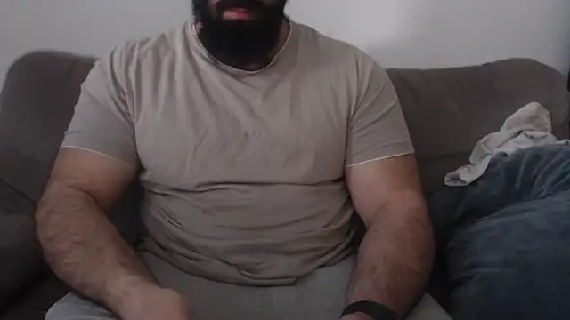 Snapshot of hugemachohandsome chatting on 04-21-26, 05:47 hugemachohandsome online show from 04-21-26, 05:47