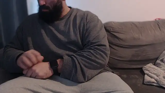 hugemachohandsome online show from 12-22-25, 10:04