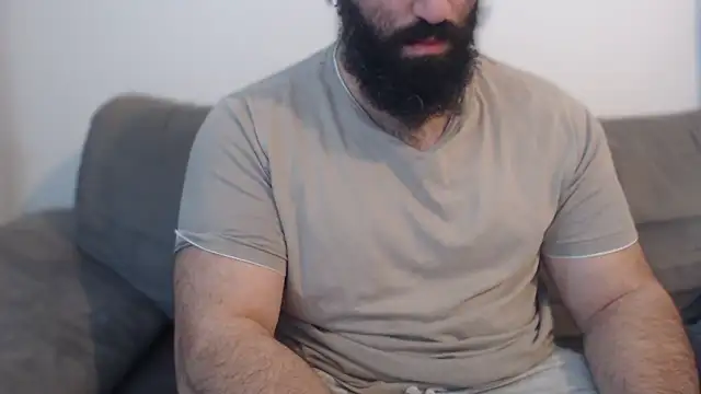Snapshot of hugemachohandsome chatting on 05-14-26, 07:05 hugemachohandsome online show from 05-14-26, 07:05
