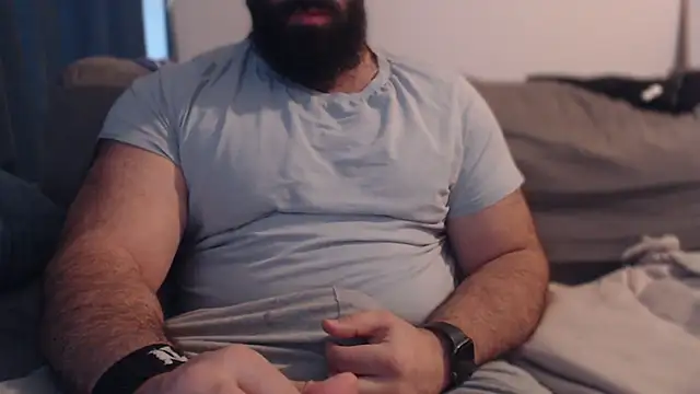 hugemachohandsome online show from 12-20-25, 10:07