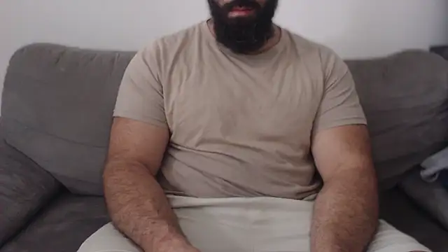 Snapshot of hugemachohandsome chatting on 07-18-26, 07:06 hugemachohandsome online show from 07-18-26, 07:06