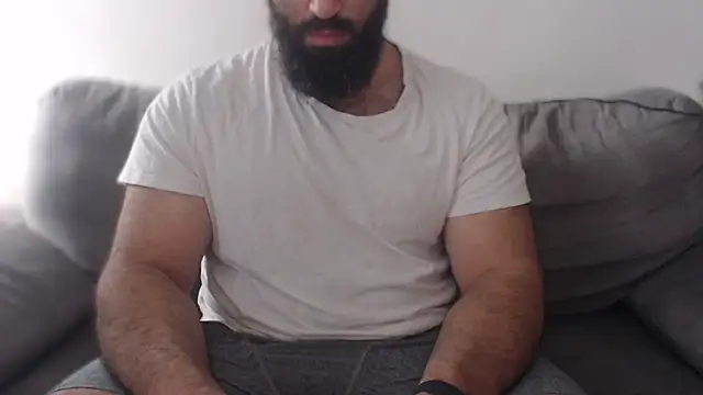 Snapshot of hugemachohandsome chatting on 06-22-26, 04:31 hugemachohandsome online show from 06-22-26, 04:31