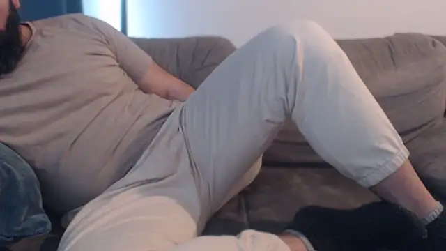 hugemachohandsome online show from 02-12-26, 09:53