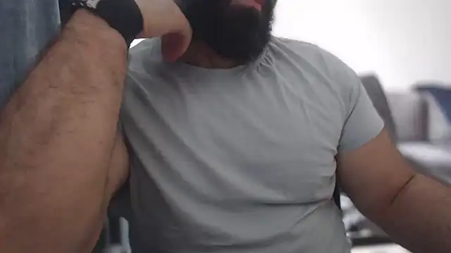 hugemachohandsome online show from 10-02-25, 08:18