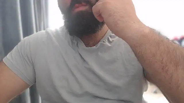 hugemachohandsome online show from 10-03-25, 12:28