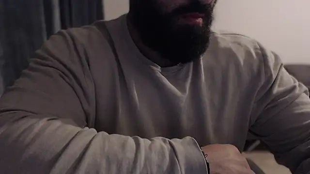 hugemachohandsome online show from 10-25-25, 08:42