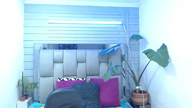 evelin zaens online show from 04-22-26, 04:08
