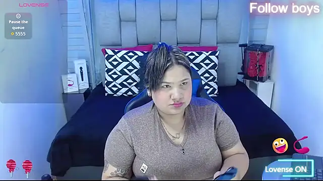 evelin zaens online show from 10-14-25, 04:57