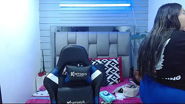 evelin zaens online show from 06-20-26, 04:50