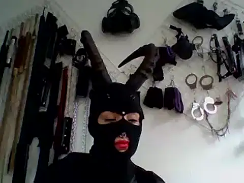 Snapshot of FeticheMacabre chatting on 12-29-24, 07:11 FeticheMacabre online show from 12-29-24, 07:11