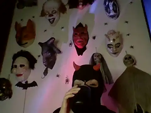 Snapshot of FeticheMacabre chatting on 03-23-25, 04:27 FeticheMacabre online show from 03-23-25, 04:27