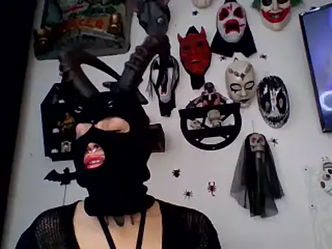 Snapshot of FeticheMacabre chatting on 10-11-25, 07:26 FeticheMacabre online show from 10-11-25, 07:26